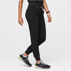 Figs Zamora Jogger Scrub Pants - color: black, size: XS